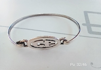 Pulsera con iniciales